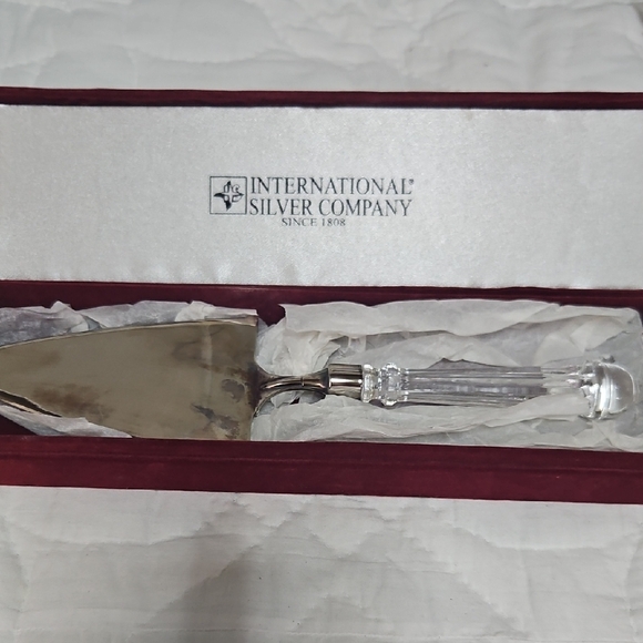 International Silver Company Other - International Silver Company Cake Server with Silver Blade